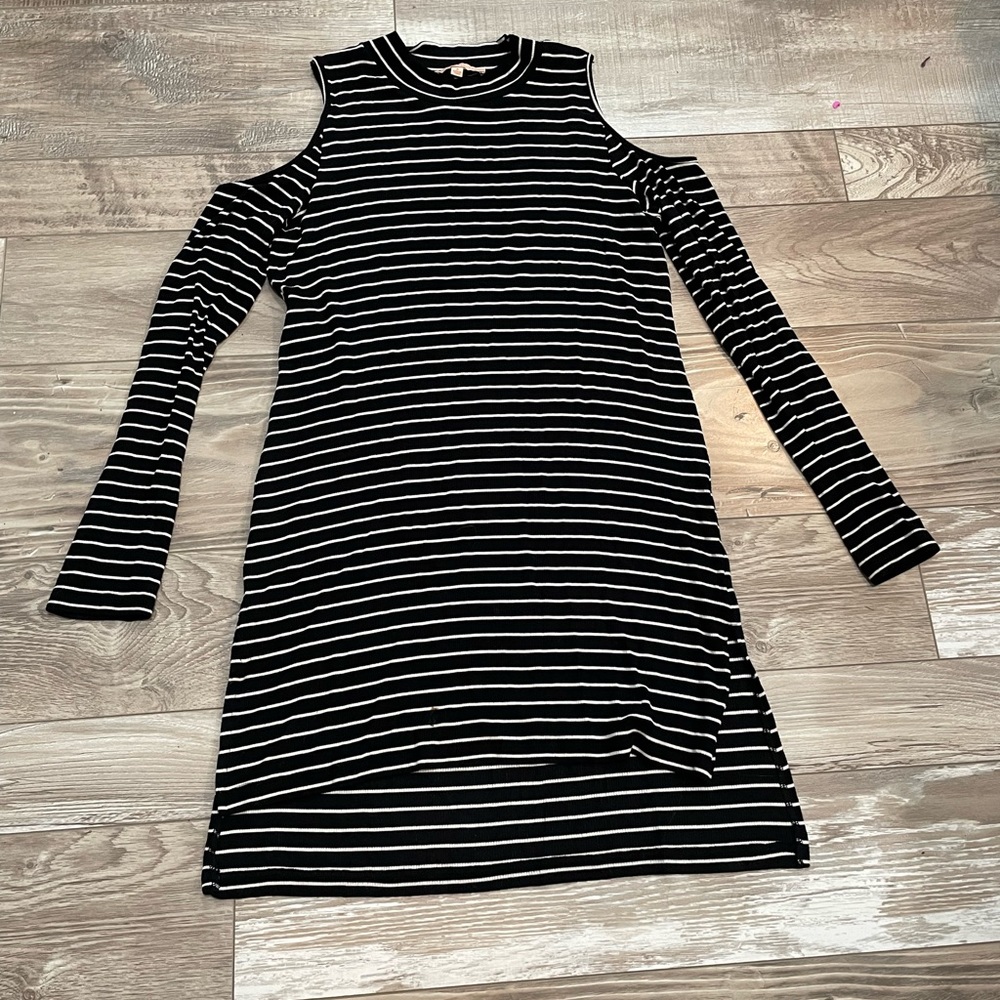 Long-sleeve cold-shoulder black and white mini dress